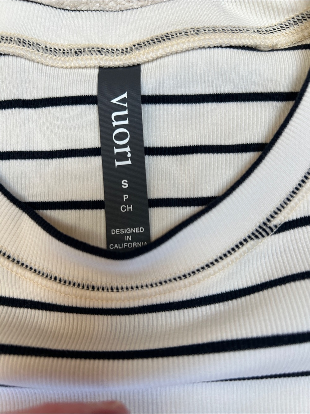 Vuori Pose Fitted Tee-NWT!!! - Picture 5 of 11